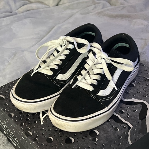 Vans Old Skool - Picture 2 of 3